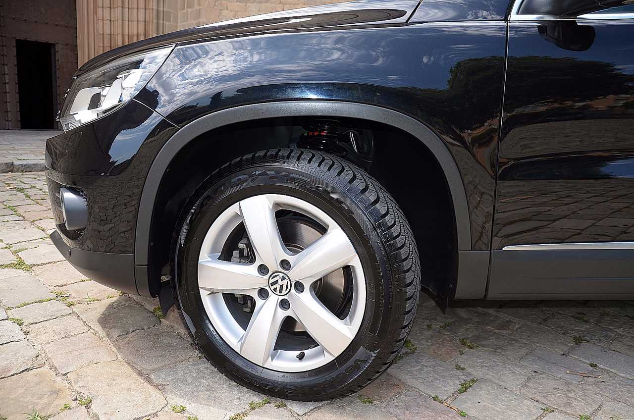 Volkswagen Tiguan 2.0 TDI 140CV EXELENCE 4MOTION  - Foto 8