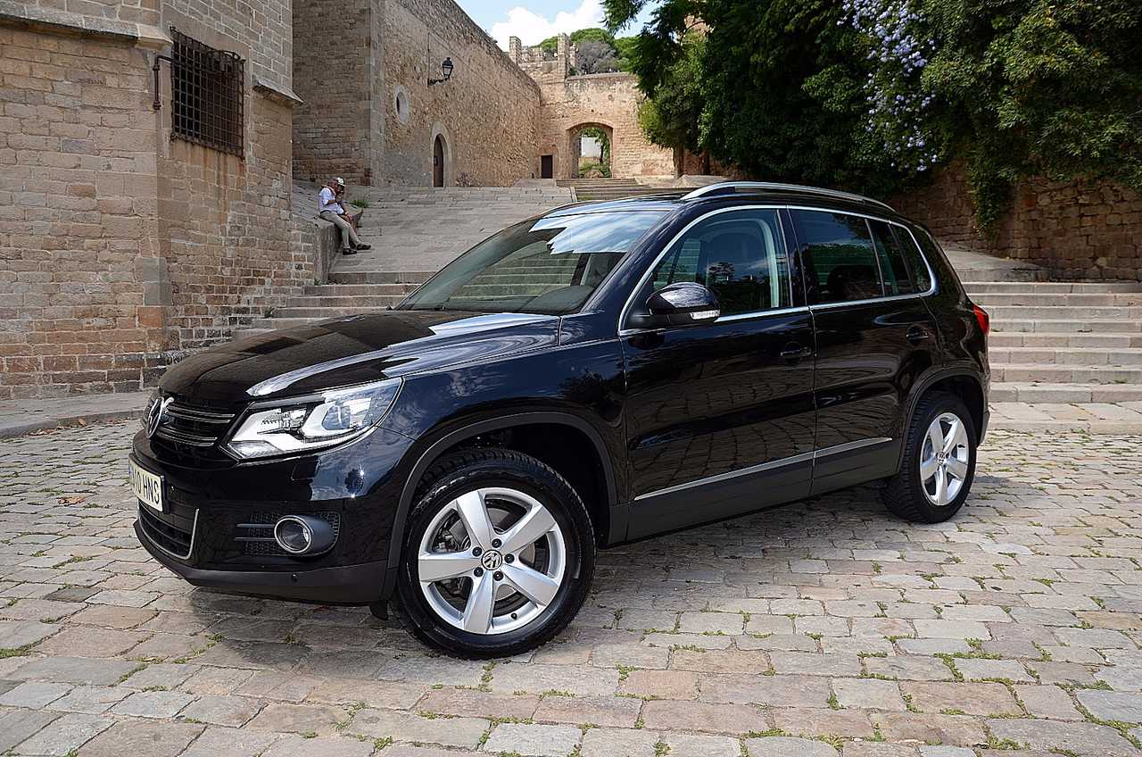 Volkswagen Tiguan 2.0 TDI 140CV EXELENCE 4MOTION  - Foto 3