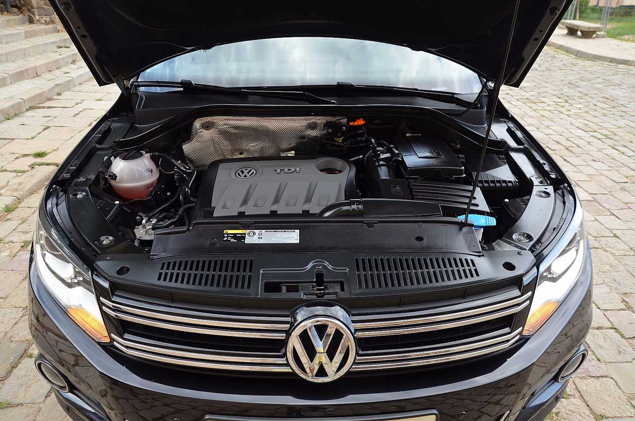 Volkswagen Tiguan 2.0 TDI 140CV EXELENCE 4MOTION  - Foto 46