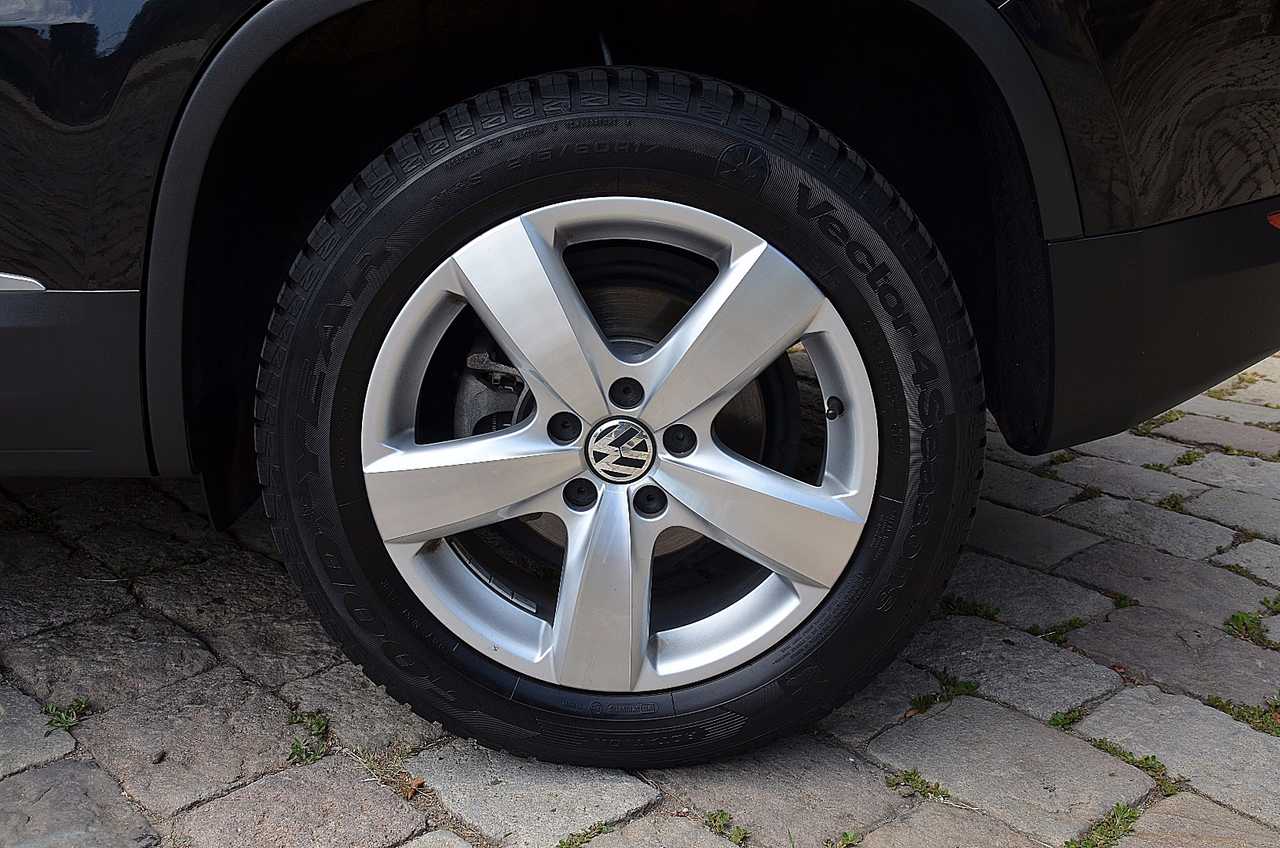 Volkswagen Tiguan 2.0 TDI 140CV EXELENCE 4MOTION  - Foto 12