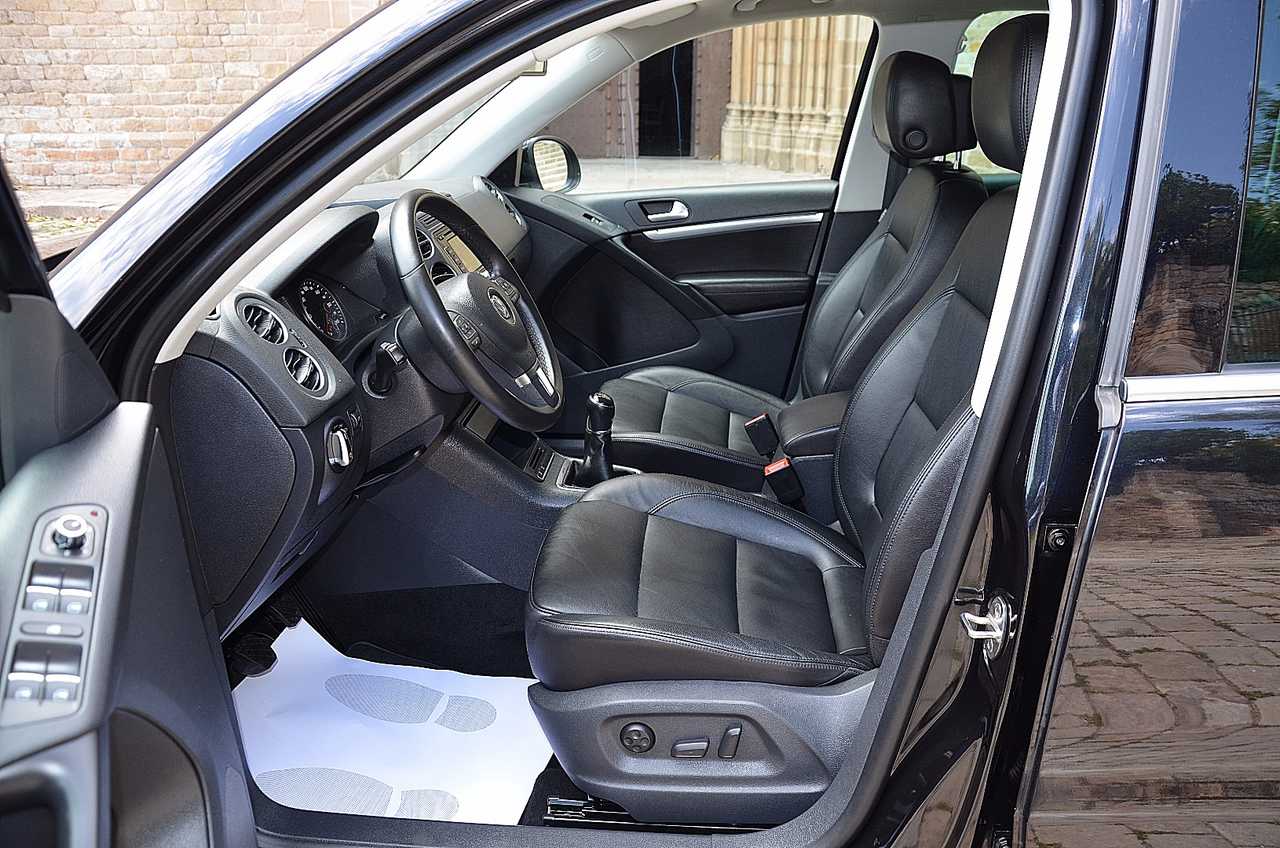Volkswagen Tiguan 2.0 TDI 140CV EXELENCE 4MOTION  - Foto 9