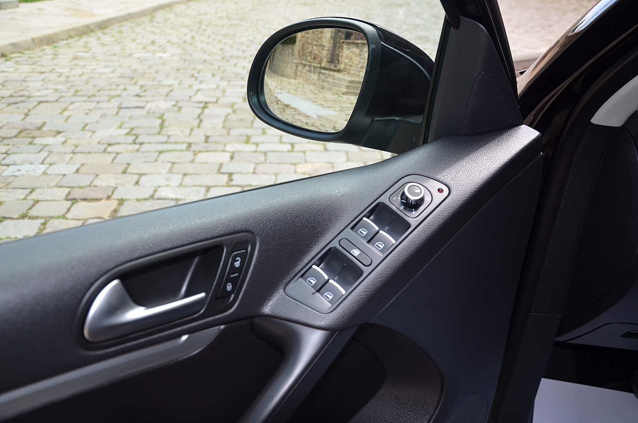 Volkswagen Tiguan 2.0 TDI 140CV EXELENCE 4MOTION  - Foto 4