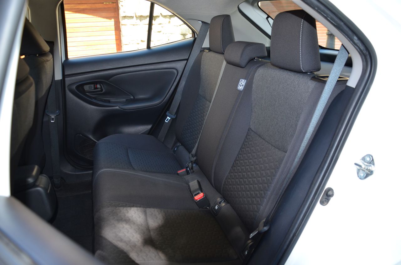 Toyota Yaris Cross 1.5 120H BUSINESS PLUS  HÍBRIDO - Foto 33