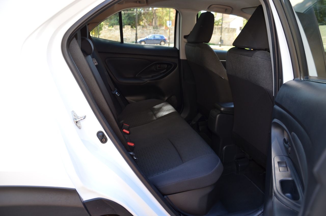Toyota Yaris Cross 1.5 120H BUSINESS PLUS  HÍBRIDO - Foto 49