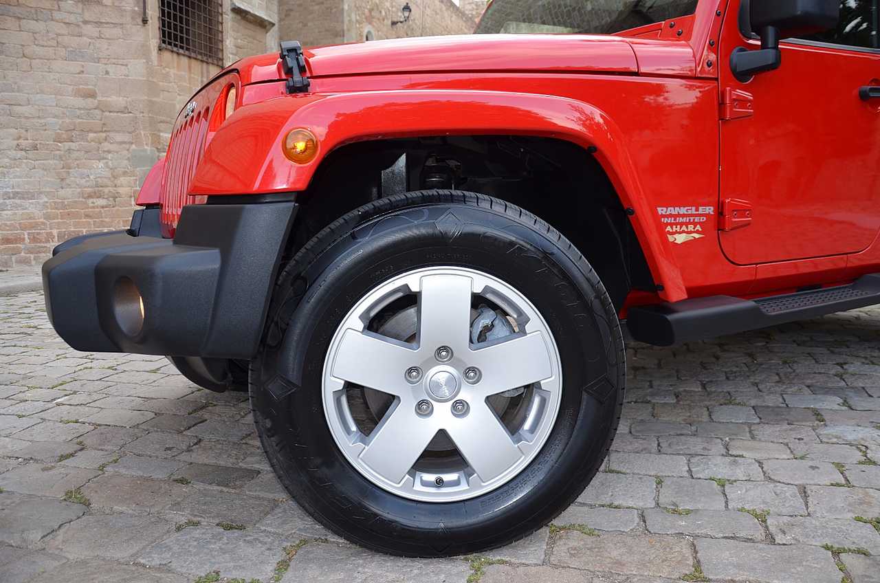 Jeep Wrangler UNLIMITED 2.8 CRD SAHARA.../ ENGANCHE REMOLQUE / HARD TOP - Foto 4