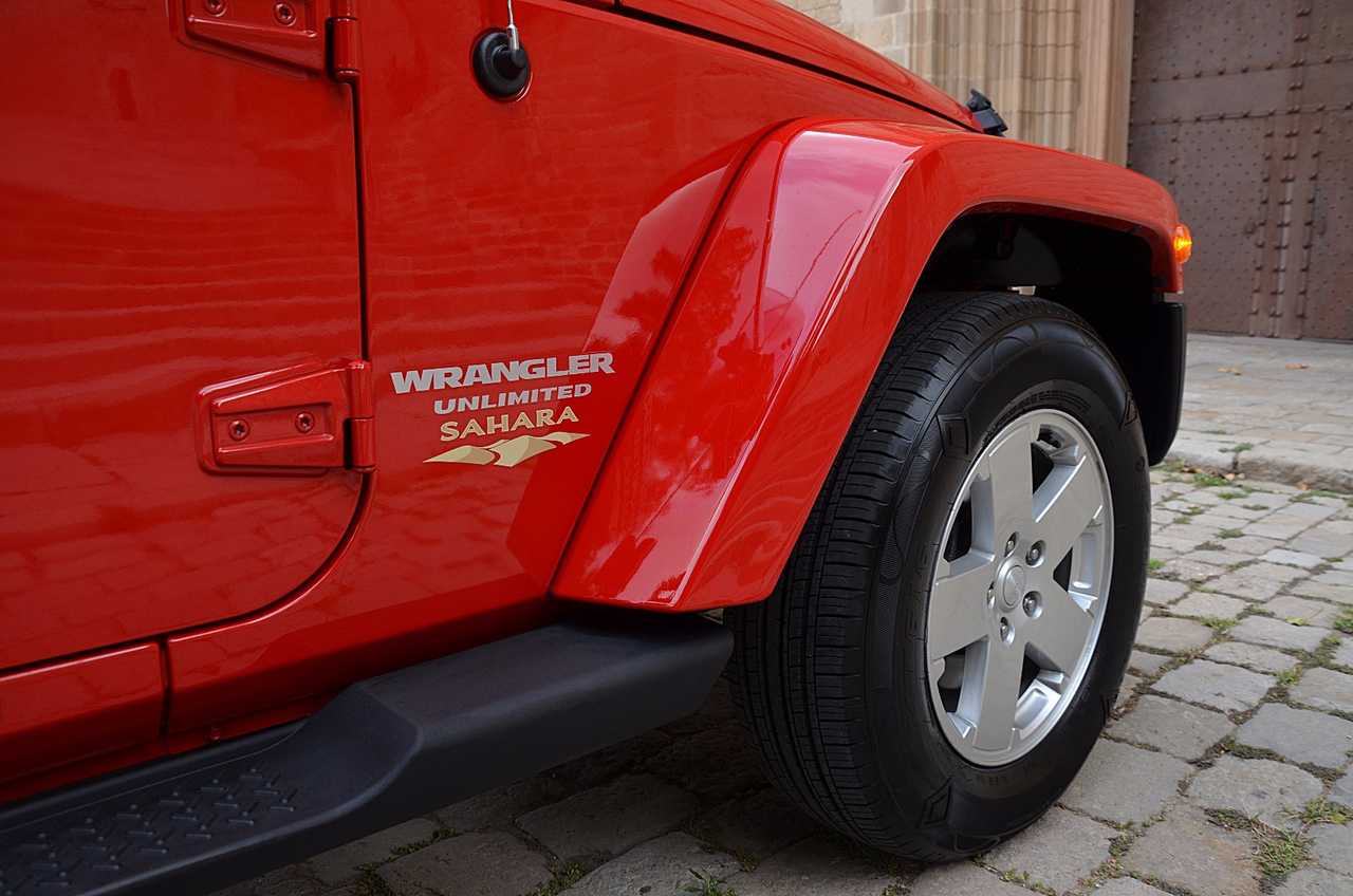 Jeep Wrangler UNLIMITED 2.8 CRD SAHARA.../ ENGANCHE REMOLQUE / HARD TOP - Foto 26