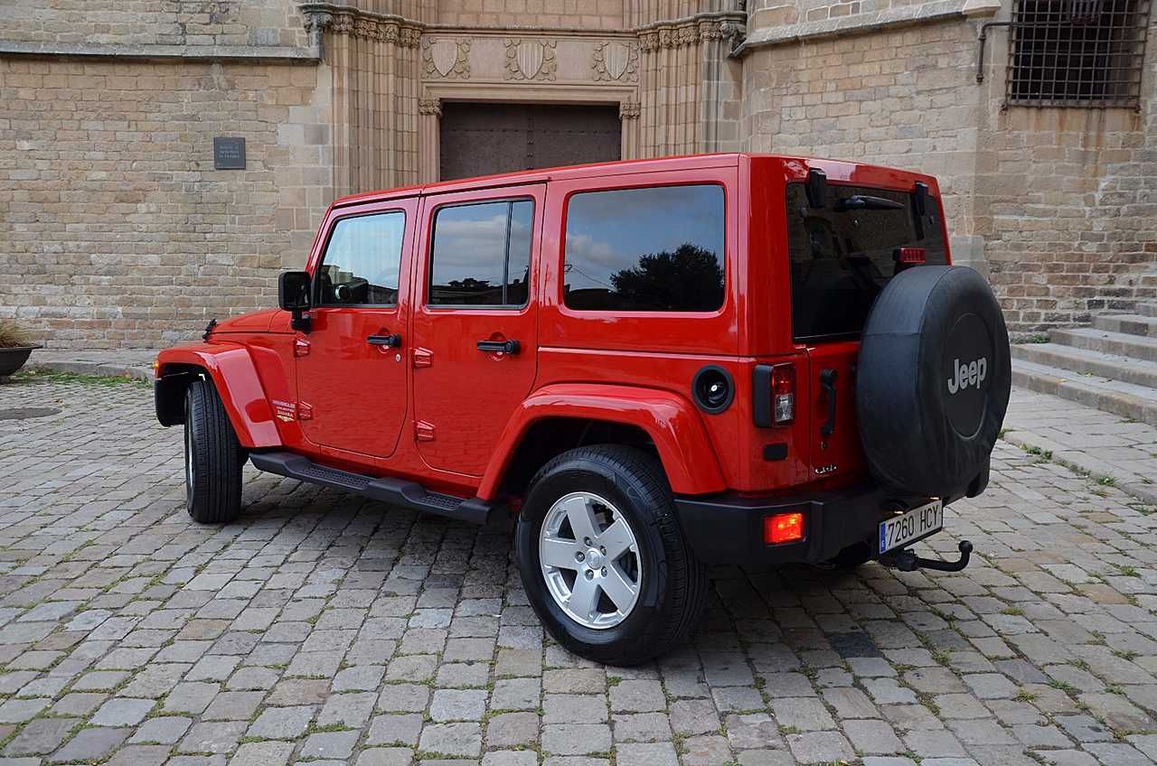Jeep Wrangler UNLIMITED 2.8 CRD SAHARA.../ ENGANCHE REMOLQUE / HARD TOP - Foto 10