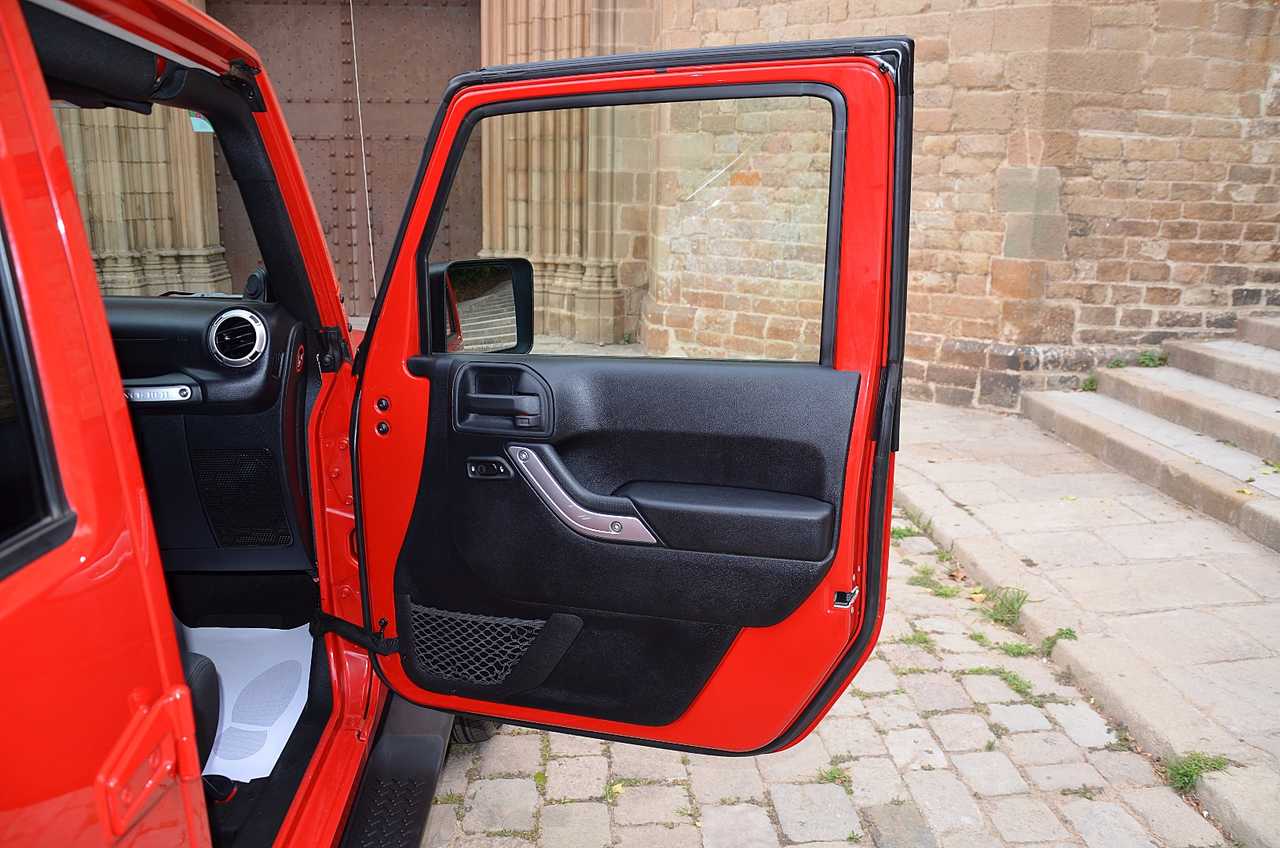 Jeep Wrangler UNLIMITED 2.8 CRD SAHARA.../ ENGANCHE REMOLQUE / HARD TOP - Foto 30