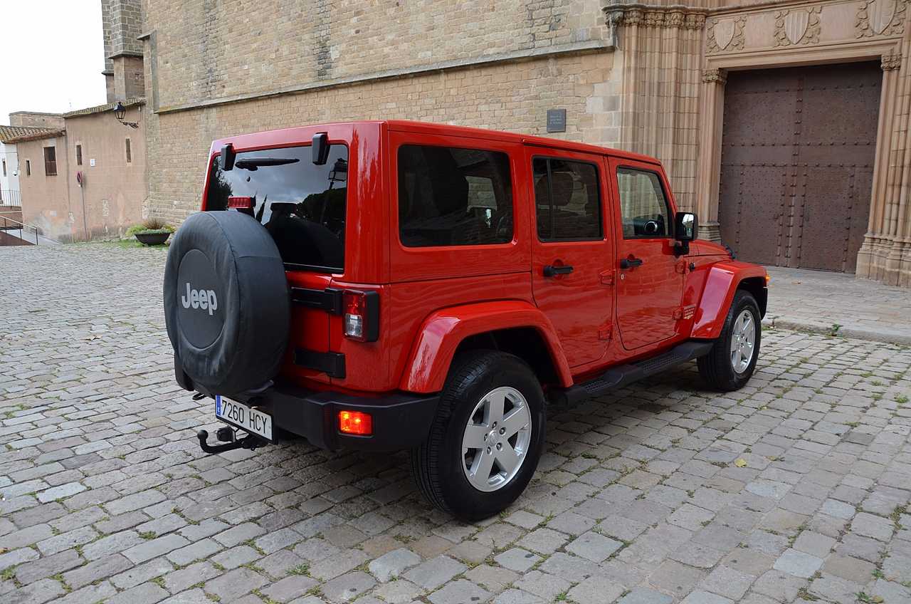 Jeep Wrangler UNLIMITED 2.8 CRD SAHARA.../ ENGANCHE REMOLQUE / HARD TOP - Foto 27