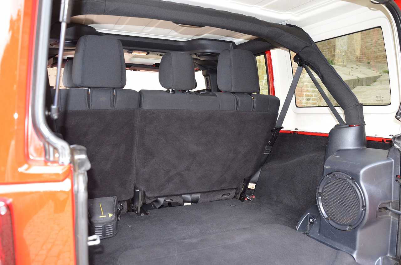 Jeep Wrangler UNLIMITED 2.8 CRD SAHARA.../ ENGANCHE REMOLQUE / HARD TOP - Foto 15