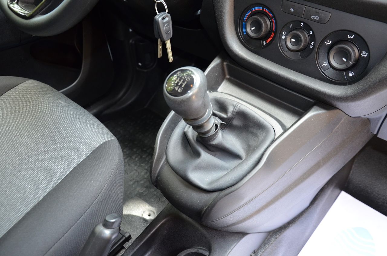 Fiat Doblò CARGO SX 1.6 MJET 90CV (AC) - Foto 17