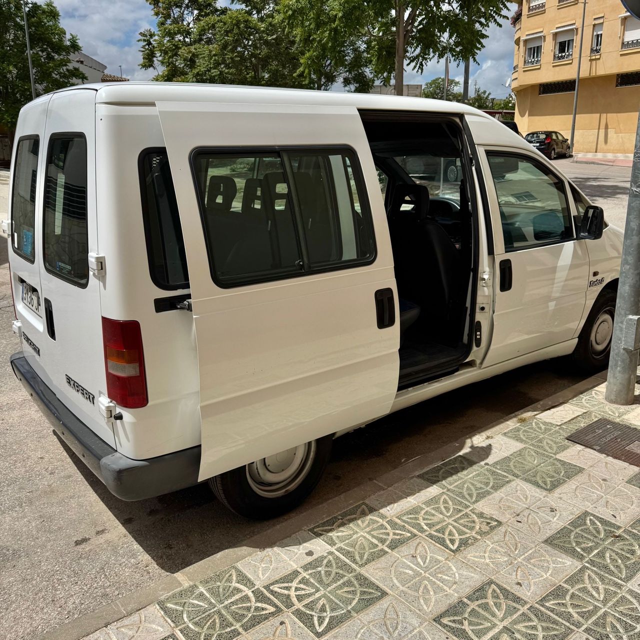 Peugeot Expert COMBI 1.9 DT PLATAFORMA ELEVADORA - Foto 3