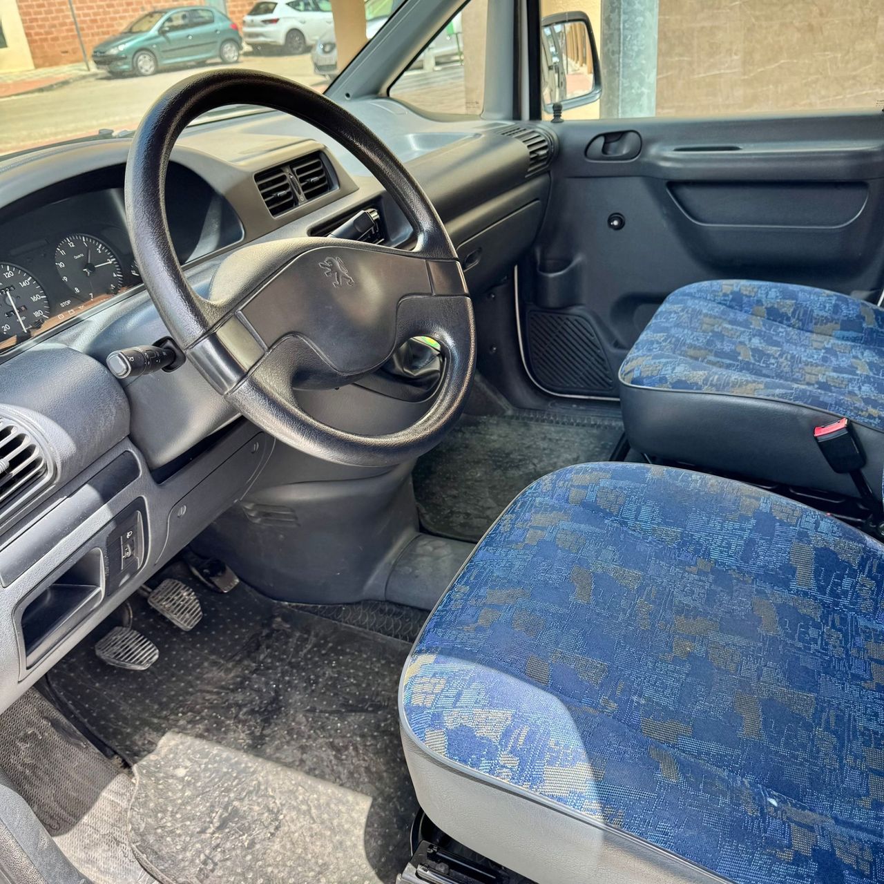 Peugeot Expert COMBI 1.9 DT PLATAFORMA ELEVADORA - Foto 4