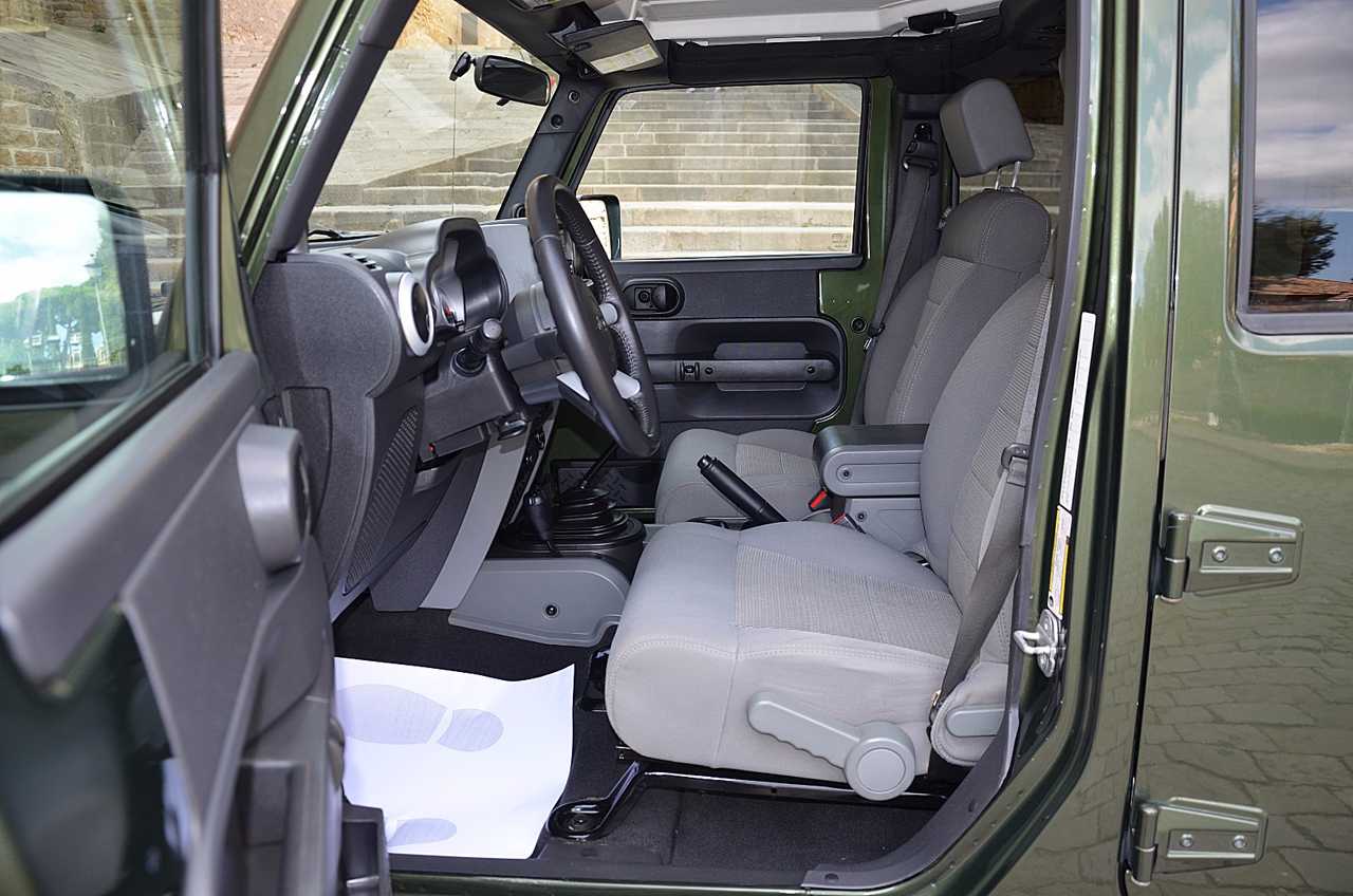 Jeep Wrangler UNLIMITED 2.8 CRD SAHARA.../ THE BEST OR NOTHING - Foto 12