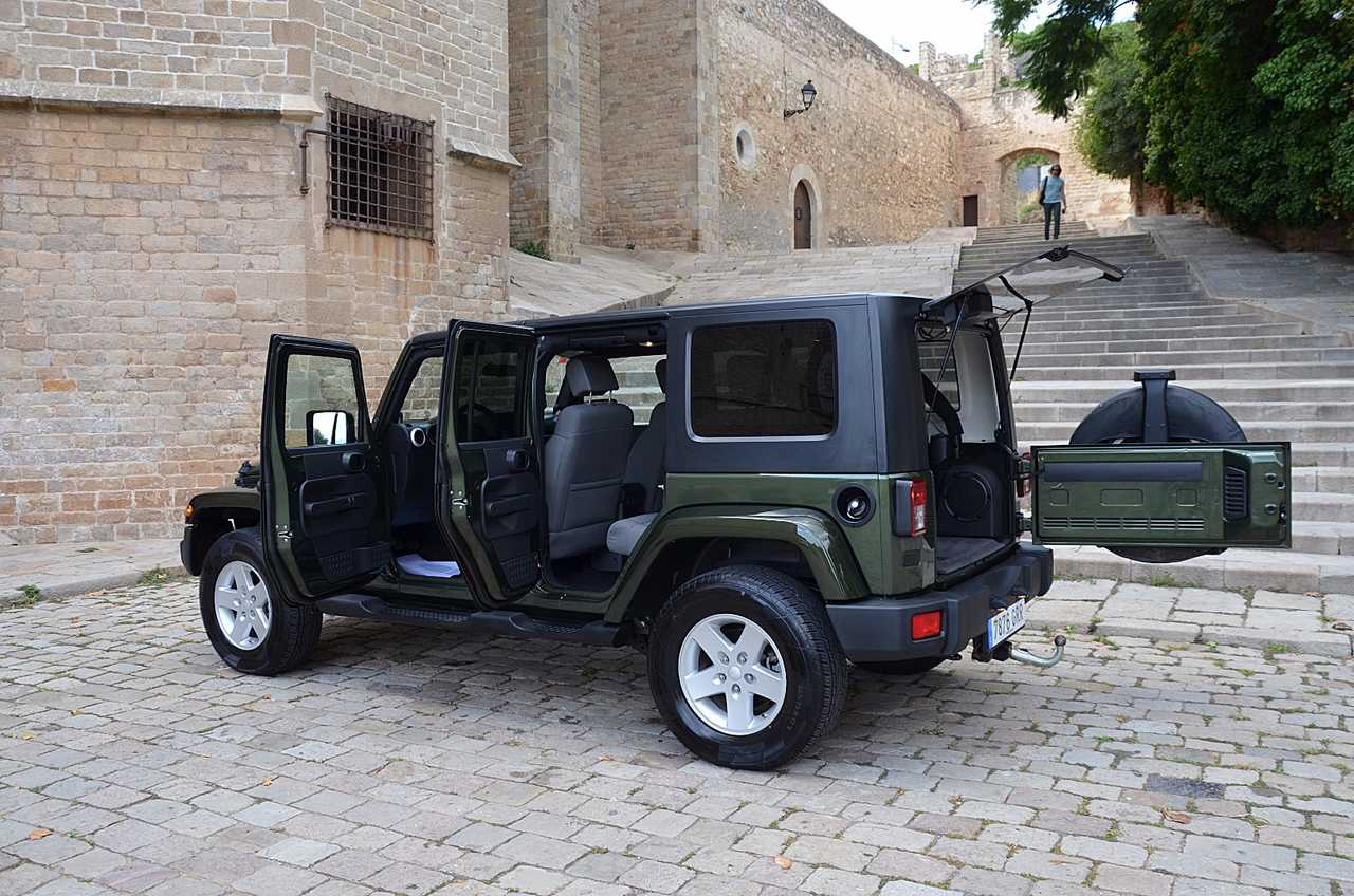 Jeep Wrangler UNLIMITED 2.8 CRD SAHARA.../ THE BEST OR NOTHING - Foto 29