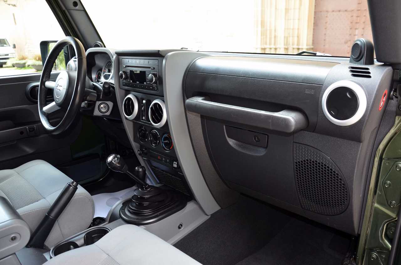 Jeep Wrangler UNLIMITED 2.8 CRD SAHARA.../ THE BEST OR NOTHING - Foto 34