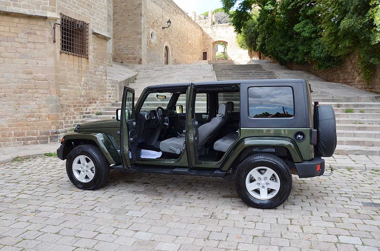 Jeep Wrangler UNLIMITED 2.8 CRD SAHARA.../ THE BEST OR NOTHING - Foto 20
