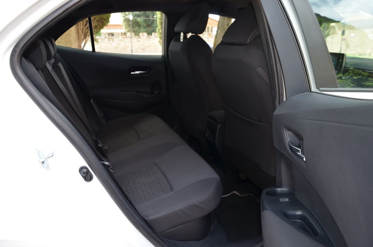 Toyota Corolla 1.8 125H BUSINESS PLUS E-CVT 90Kw Kilómetros Autopista , estado impecable - Foto 12
