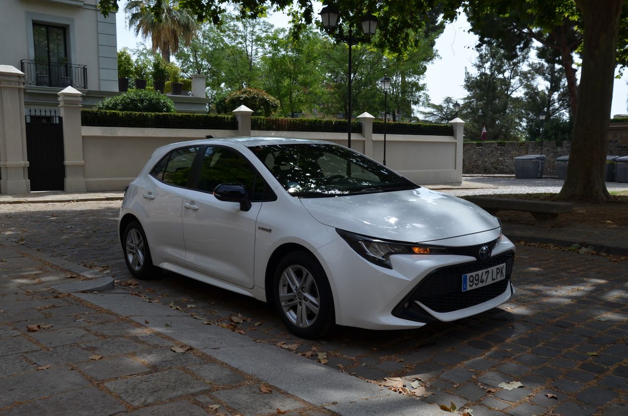 Toyota Corolla 1.8 125H BUSINESS PLUS E-CVT 90Kw Kilómetros Autopista , estado impecable - Foto 48