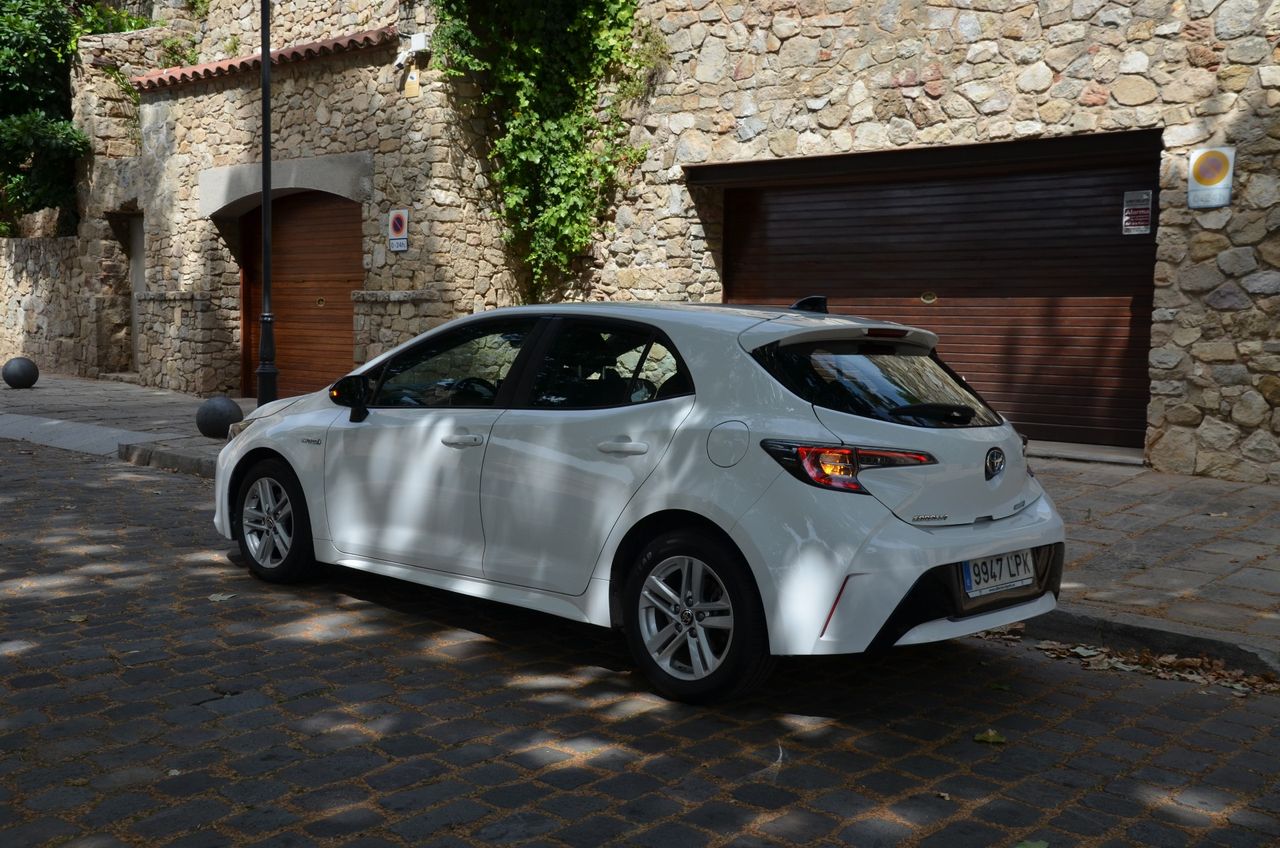 Toyota Corolla 1.8 125H BUSINESS PLUS E-CVT 90Kw Kilómetros Autopista , estado impecable - Foto 45