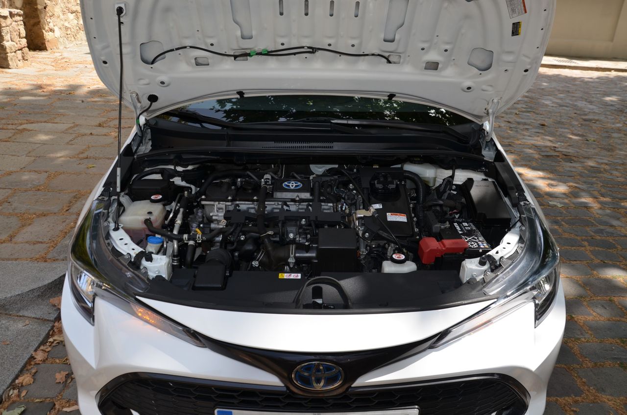 Toyota Corolla 1.8 125H BUSINESS PLUS E-CVT 90Kw Kilómetros Autopista , estado impecable - Foto 66