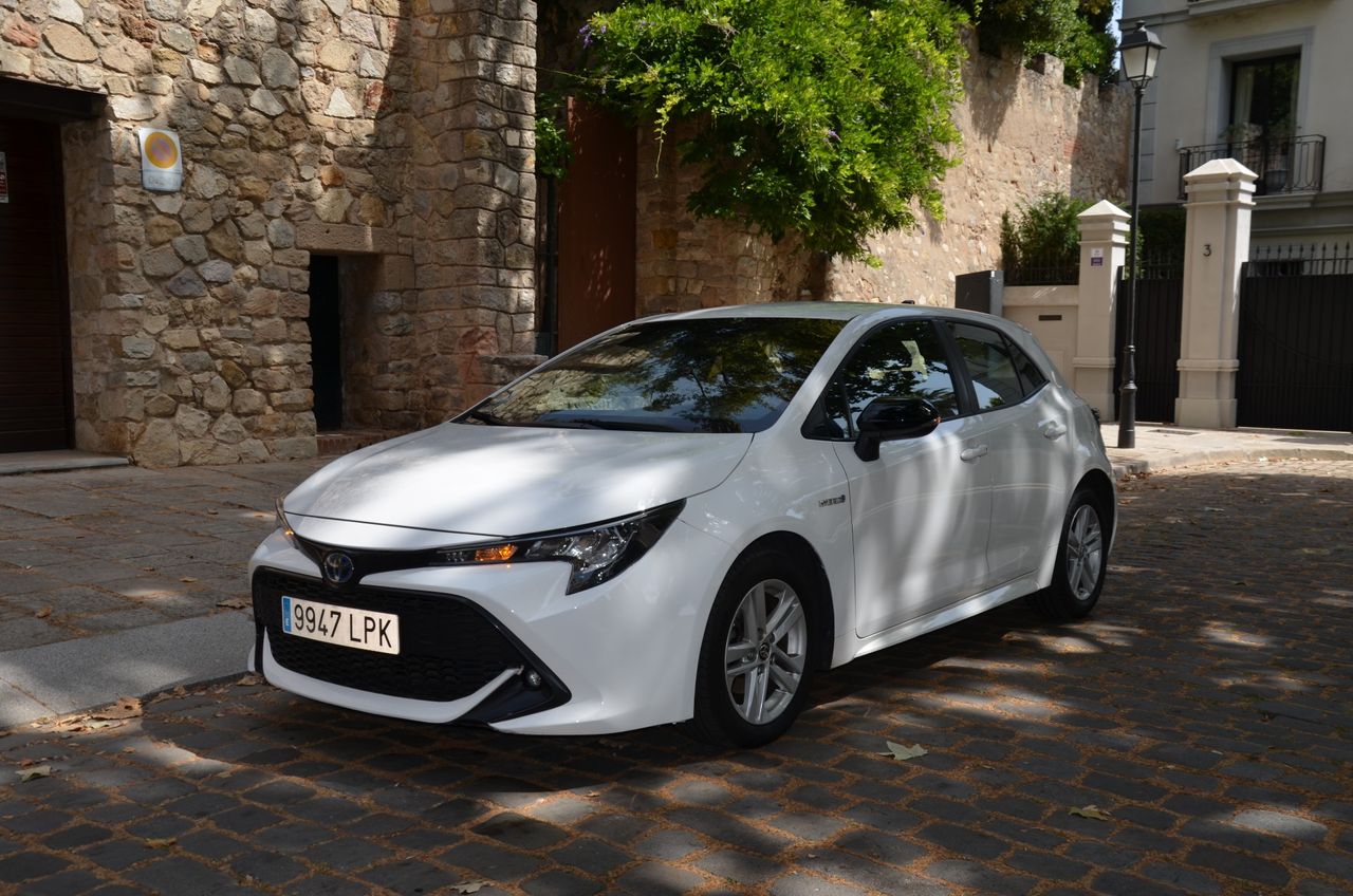 Toyota Corolla 1.8 125H BUSINESS PLUS E-CVT 90Kw Kilómetros Autopista , estado impecable - Foto 44
