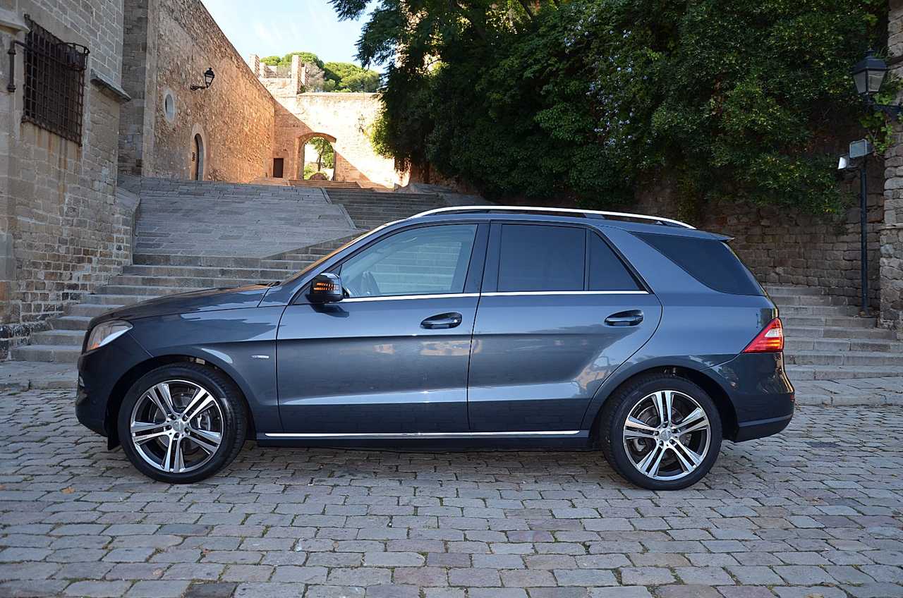 Mercedes Clase M 350 BLUETEC 4M 7G PLUS ../IVA DEDUCIBLE ../SÓLO 66.000 KM...FULL OPTION - Foto 17