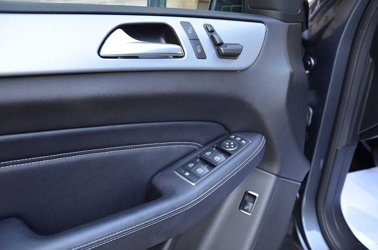 Mercedes Clase M 350 BLUETEC 4M 7G PLUS ../IVA DEDUCIBLE ../SÓLO 66.000 KM...FULL OPTION - Foto 3