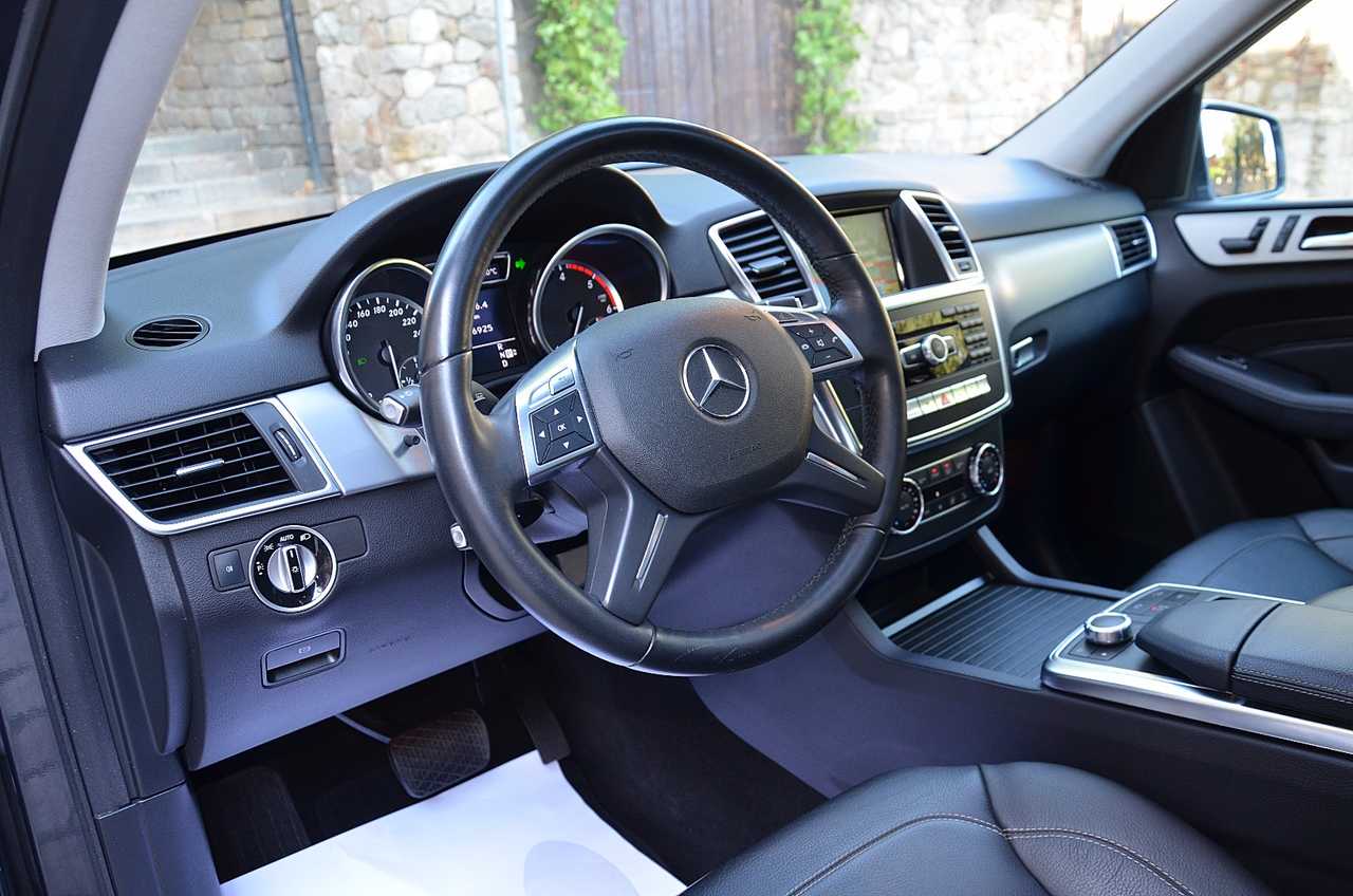 Mercedes Clase M 350 BLUETEC 4M 7G PLUS ../IVA DEDUCIBLE ../SÓLO 66.000 KM...FULL OPTION - Foto 5