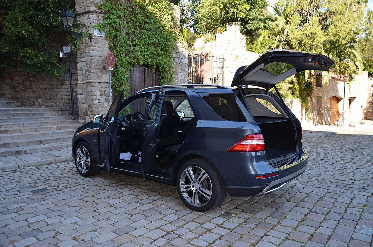 Mercedes Clase M 350 BLUETEC 4M 7G PLUS ../IVA DEDUCIBLE ../SÓLO 66.000 KM...FULL OPTION - Foto 28