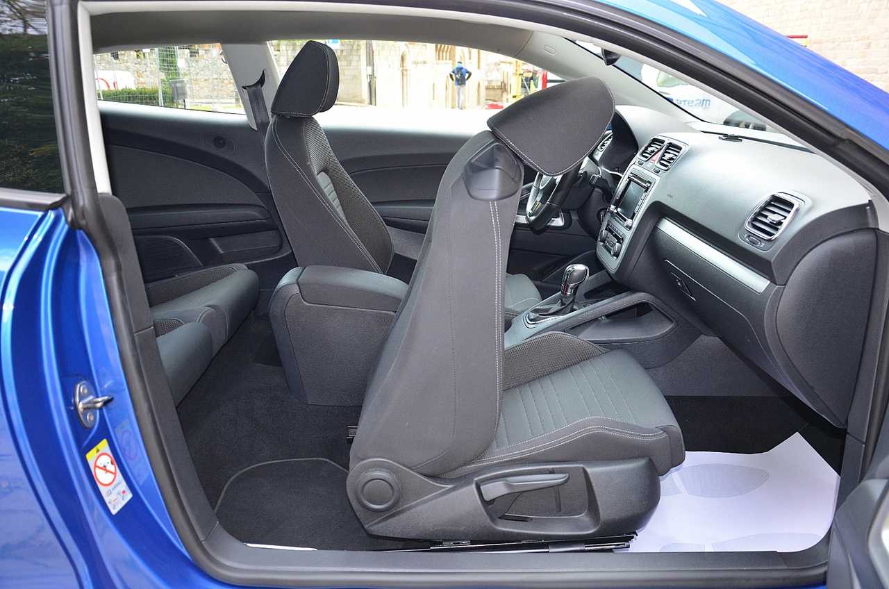 Volkswagen Scirocco 2.0 TDI DPF DSG 140CV NACIONAL/ LIBRO REVISIONES  **COMO NUEVO ** - Foto 27