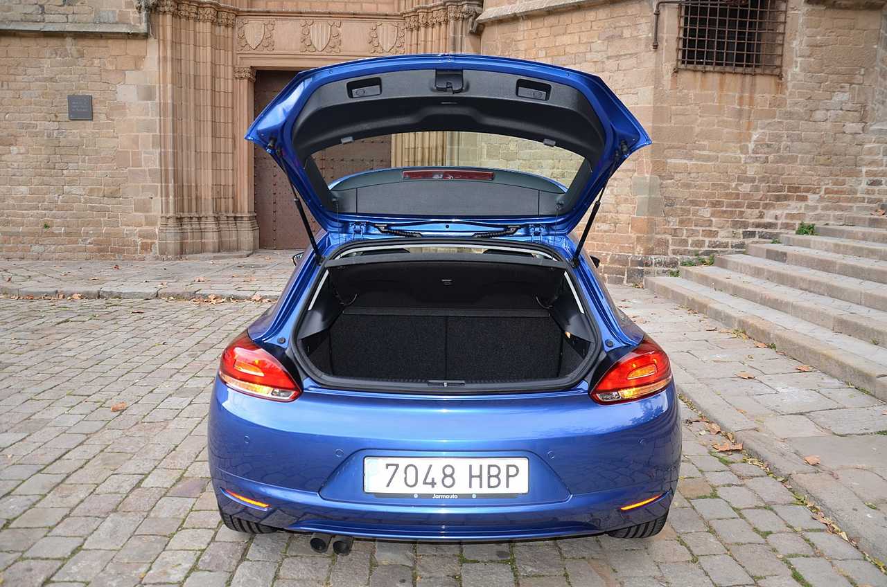 Volkswagen Scirocco 2.0 TDI DPF DSG 140CV NACIONAL/ LIBRO REVISIONES  **COMO NUEVO ** - Foto 23