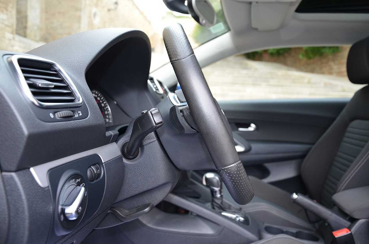 Volkswagen Scirocco 2.0 TDI DPF DSG 140CV NACIONAL/ LIBRO REVISIONES  **COMO NUEVO ** - Foto 5