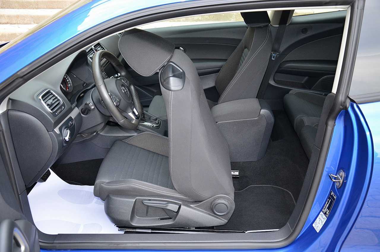 Volkswagen Scirocco 2.0 TDI DPF DSG 140CV NACIONAL/ LIBRO REVISIONES  **COMO NUEVO ** - Foto 10