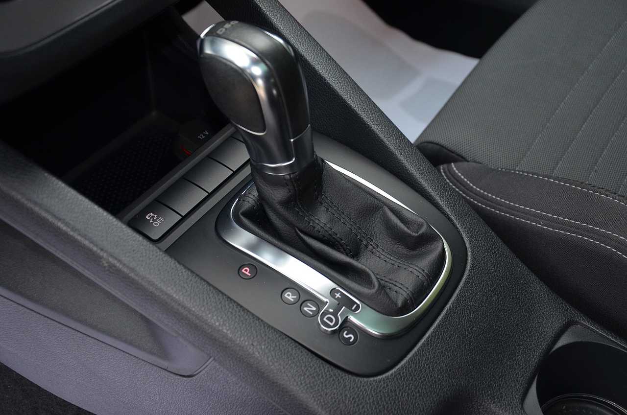 Volkswagen Scirocco 2.0 TDI DPF DSG 140CV NACIONAL/ LIBRO REVISIONES  **COMO NUEVO ** - Foto 9