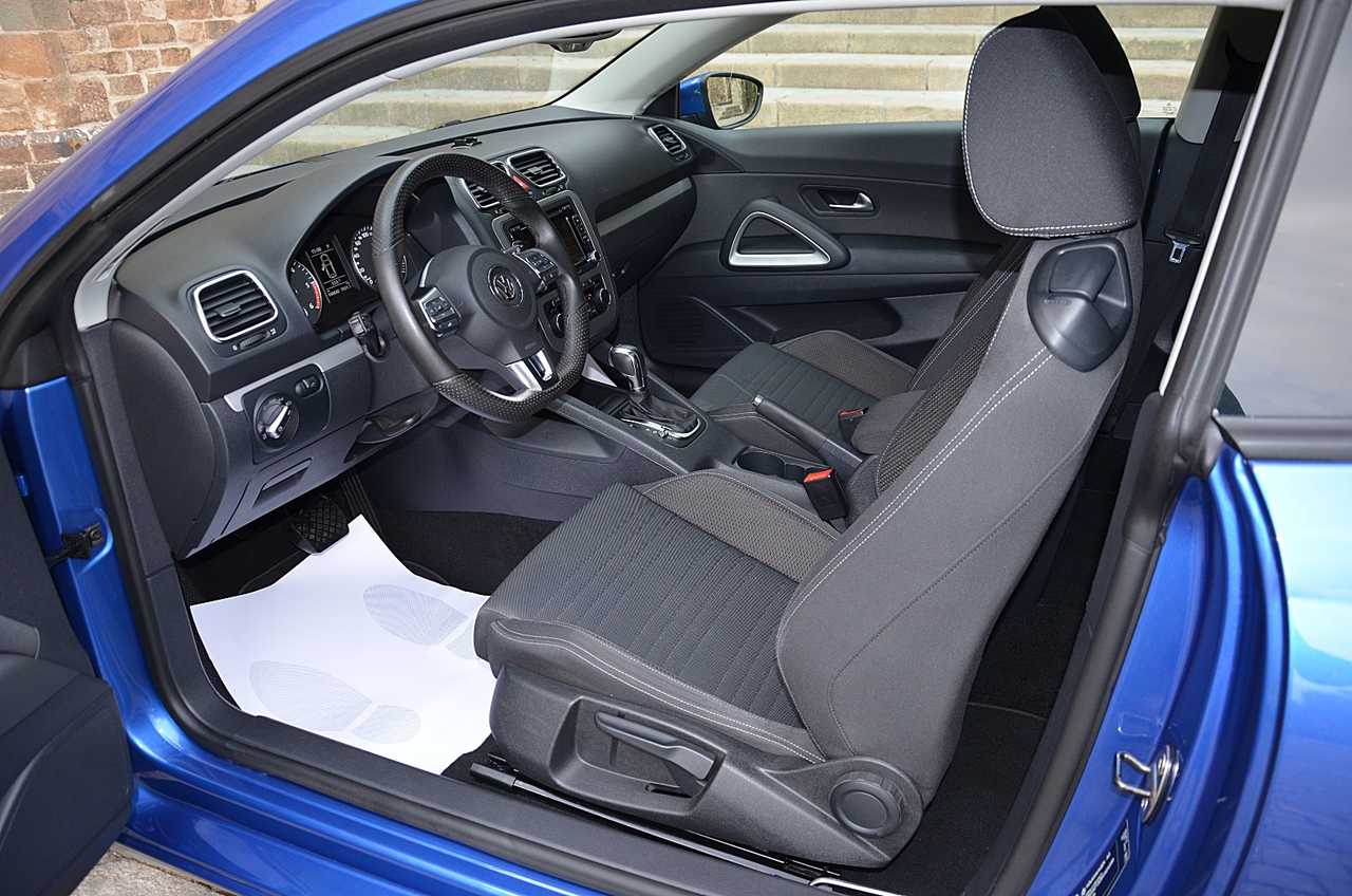 Volkswagen Scirocco 2.0 TDI DPF DSG 140CV NACIONAL/ LIBRO REVISIONES  **COMO NUEVO ** - Foto 8