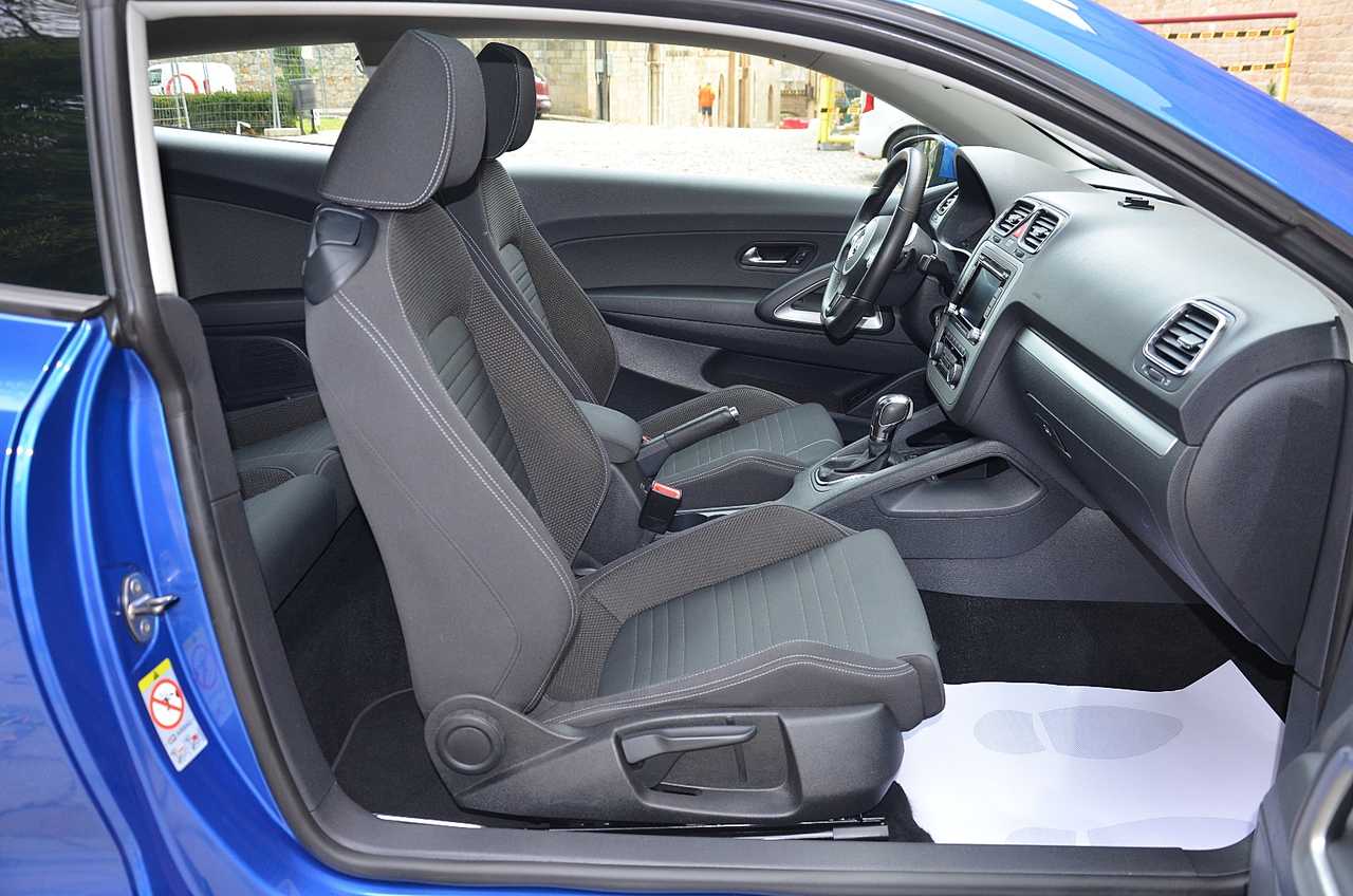 Volkswagen Scirocco 2.0 TDI DPF DSG 140CV NACIONAL/ LIBRO REVISIONES  **COMO NUEVO ** - Foto 29