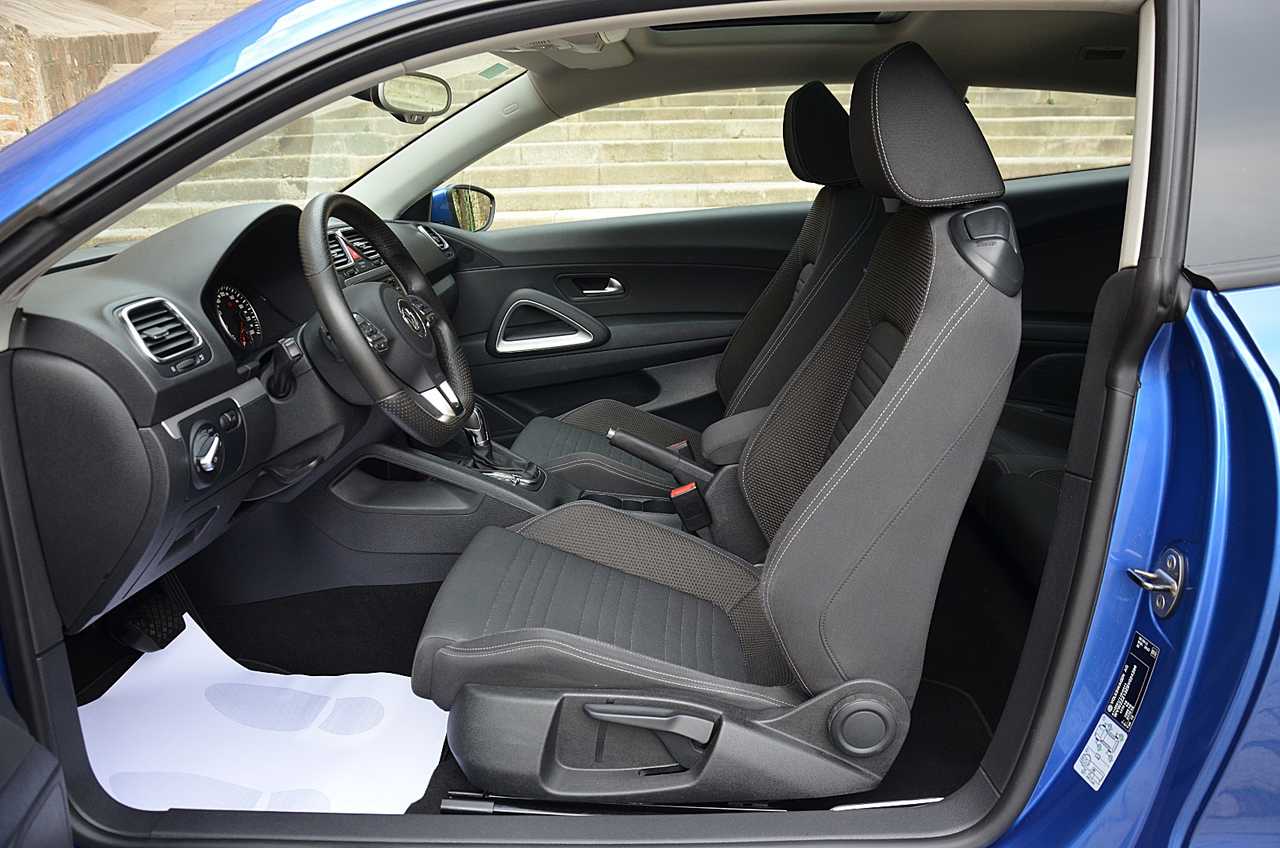 Volkswagen Scirocco 2.0 TDI DPF DSG 140CV NACIONAL/ LIBRO REVISIONES  **COMO NUEVO ** - Foto 6