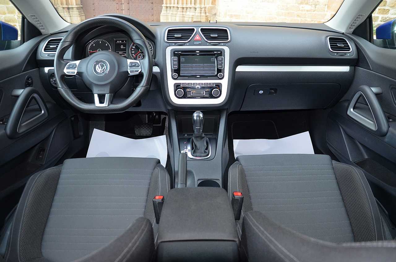 Volkswagen Scirocco 2.0 TDI DPF DSG 140CV NACIONAL/ LIBRO REVISIONES  **COMO NUEVO ** - Foto 31