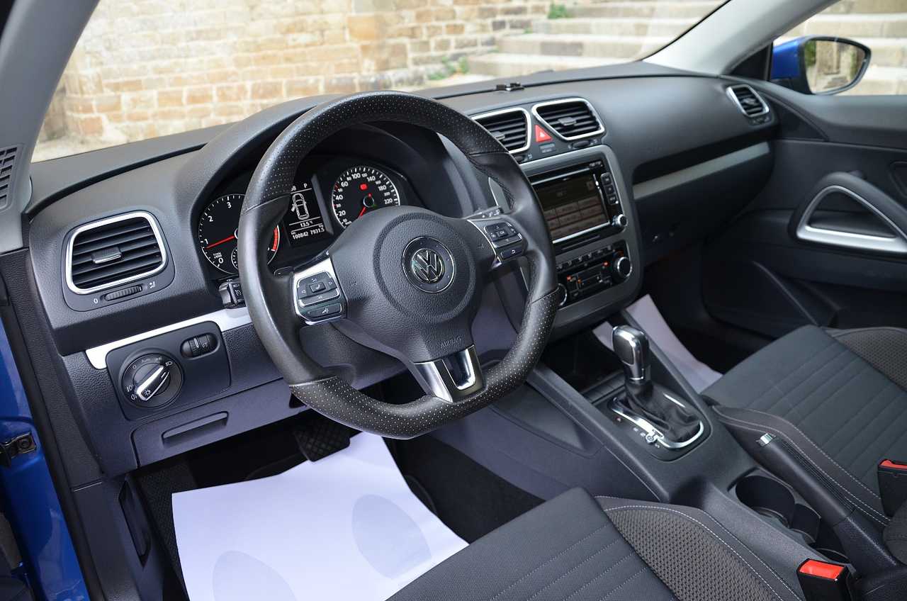 Volkswagen Scirocco 2.0 TDI DPF DSG 140CV NACIONAL/ LIBRO REVISIONES  **COMO NUEVO ** - Foto 7