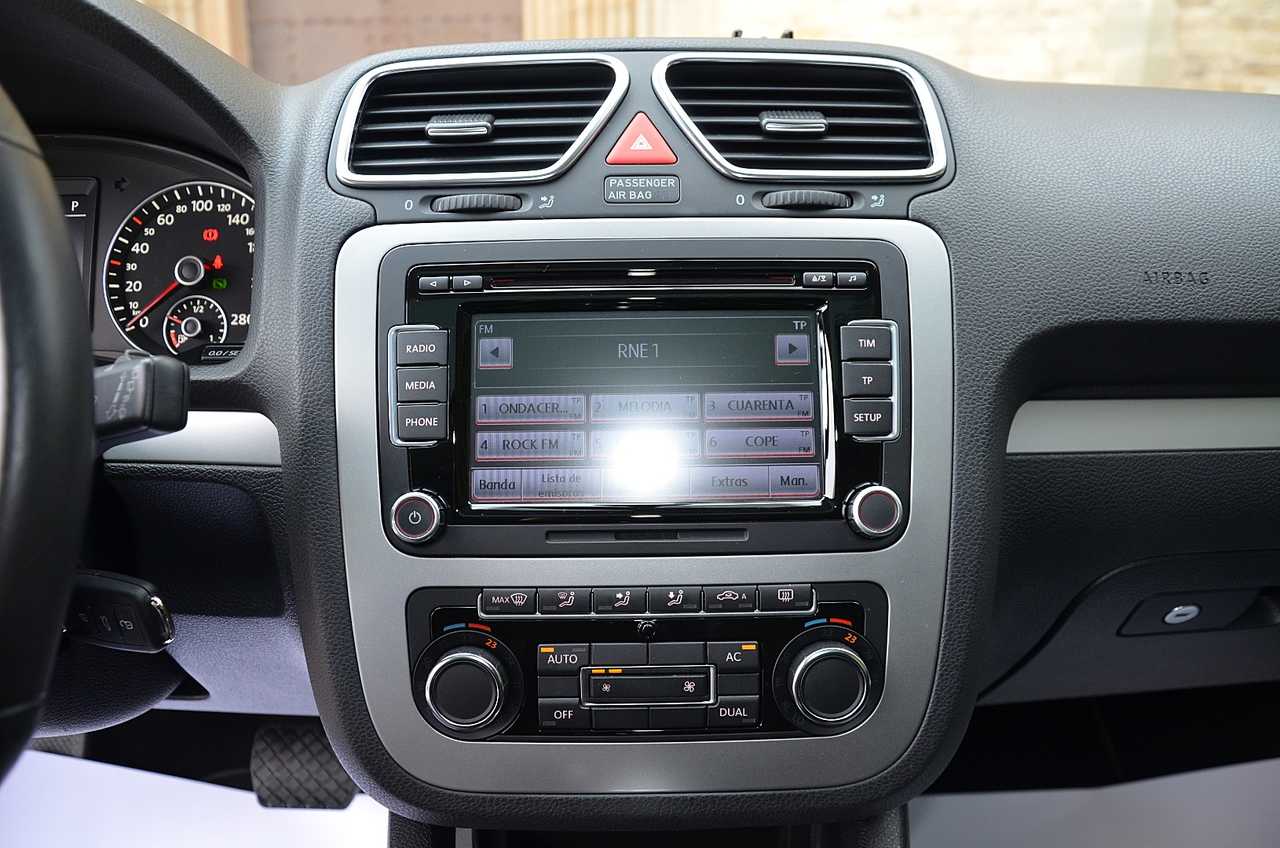 Volkswagen Scirocco 2.0 TDI DPF DSG 140CV NACIONAL/ LIBRO REVISIONES  **COMO NUEVO ** - Foto 34