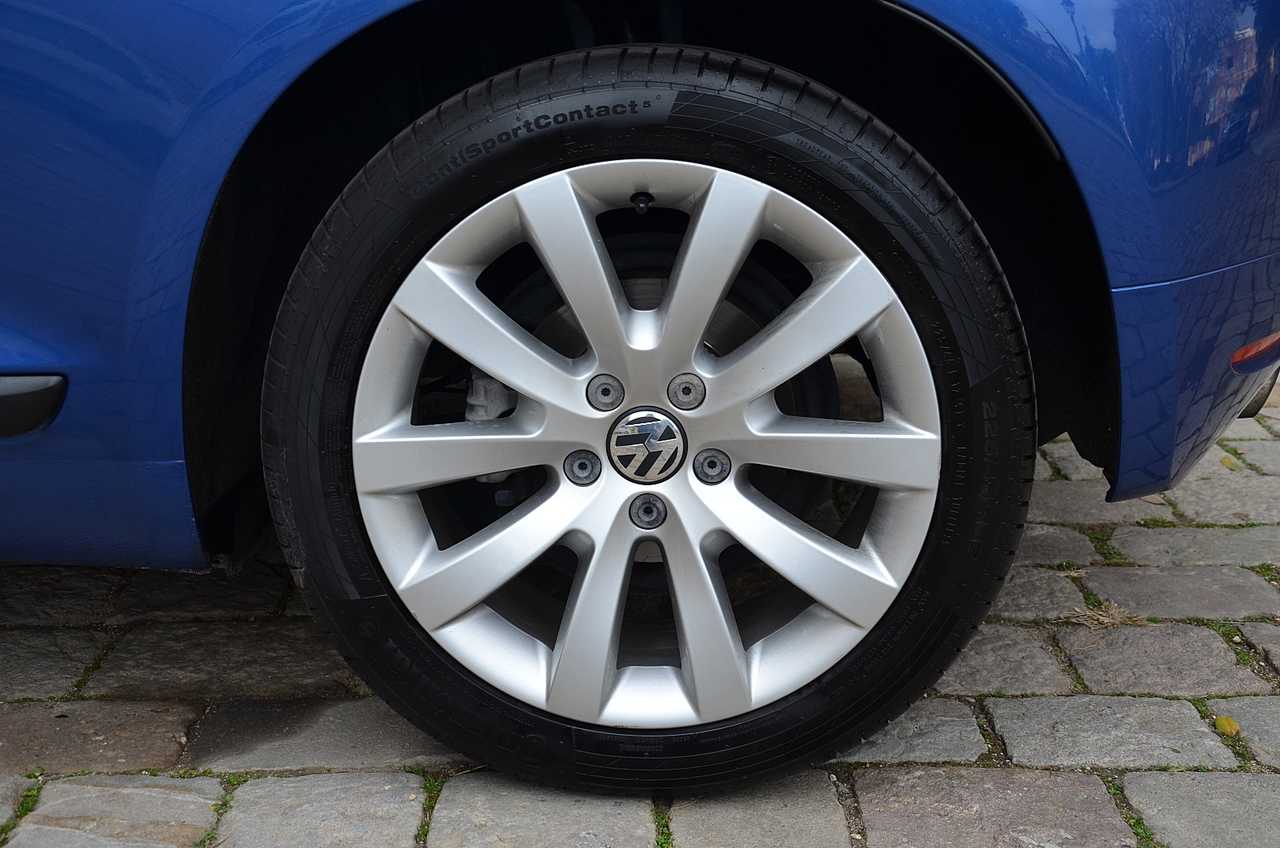 Volkswagen Scirocco 2.0 TDI DPF DSG 140CV NACIONAL/ LIBRO REVISIONES  **COMO NUEVO ** - Foto 18