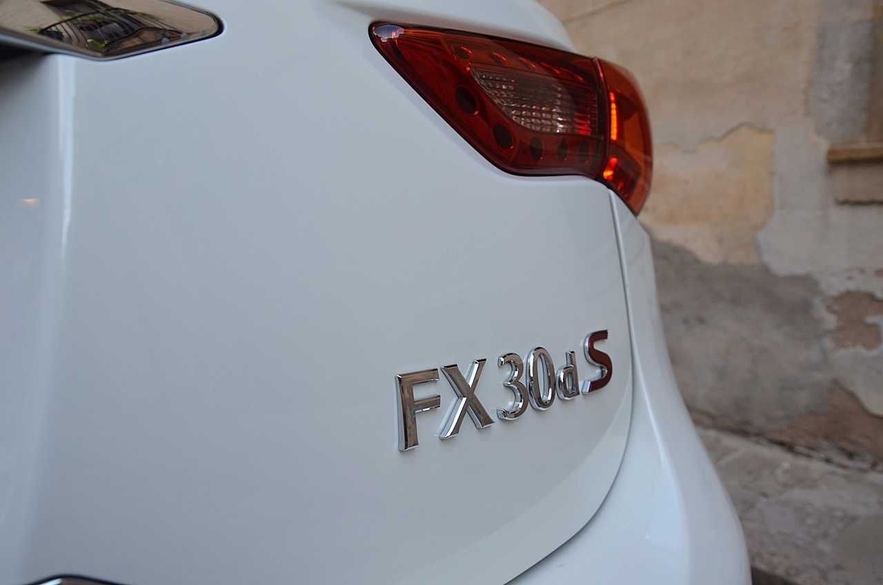 Infiniti FX 30d S PREMIUM AWD 240CV  NACIONAL../ FULL OPTIÓN !! AHORA ES TU MOMENTO !! - Foto 9