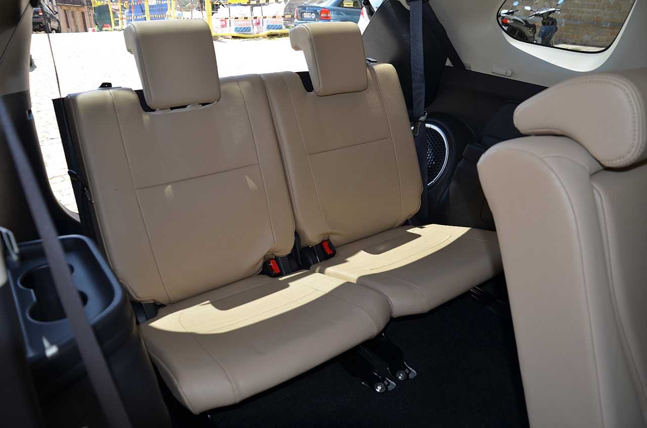 Mitsubishi Outlander 220DI-D Kaiteki AT 4WD **7PLAZAS/FULL OPTION**  - Foto 23