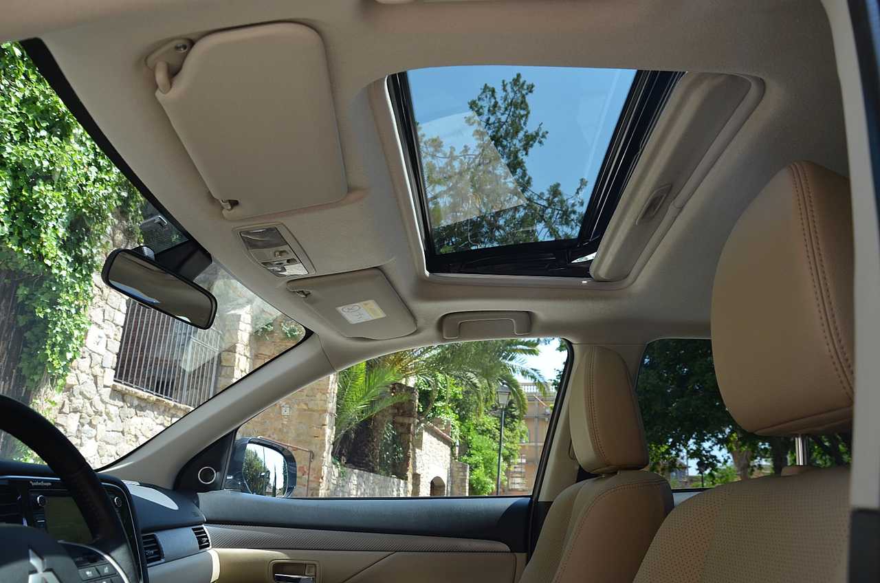 Mitsubishi Outlander 220DI-D Kaiteki AT 4WD **7PLAZAS/FULL OPTION**  - Foto 8