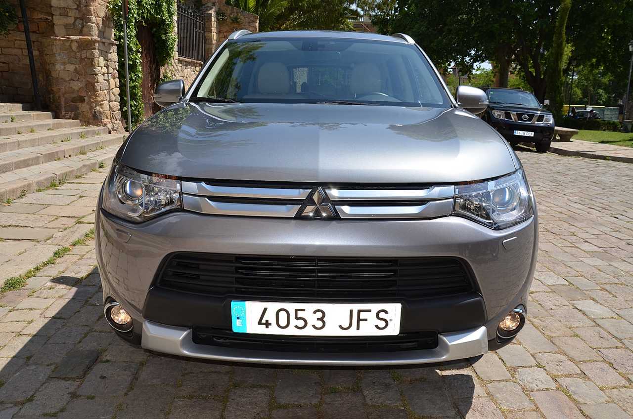 Mitsubishi Outlander 220DI-D Kaiteki AT 4WD **7PLAZAS/FULL OPTION**  - Foto 56