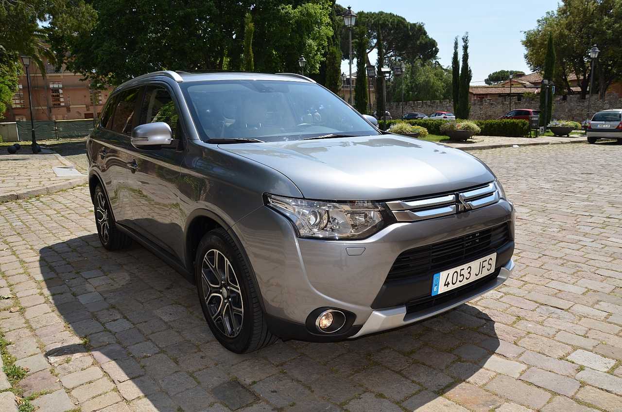 Mitsubishi Outlander 220DI-D Kaiteki AT 4WD **7PLAZAS/FULL OPTION**  - Foto 20