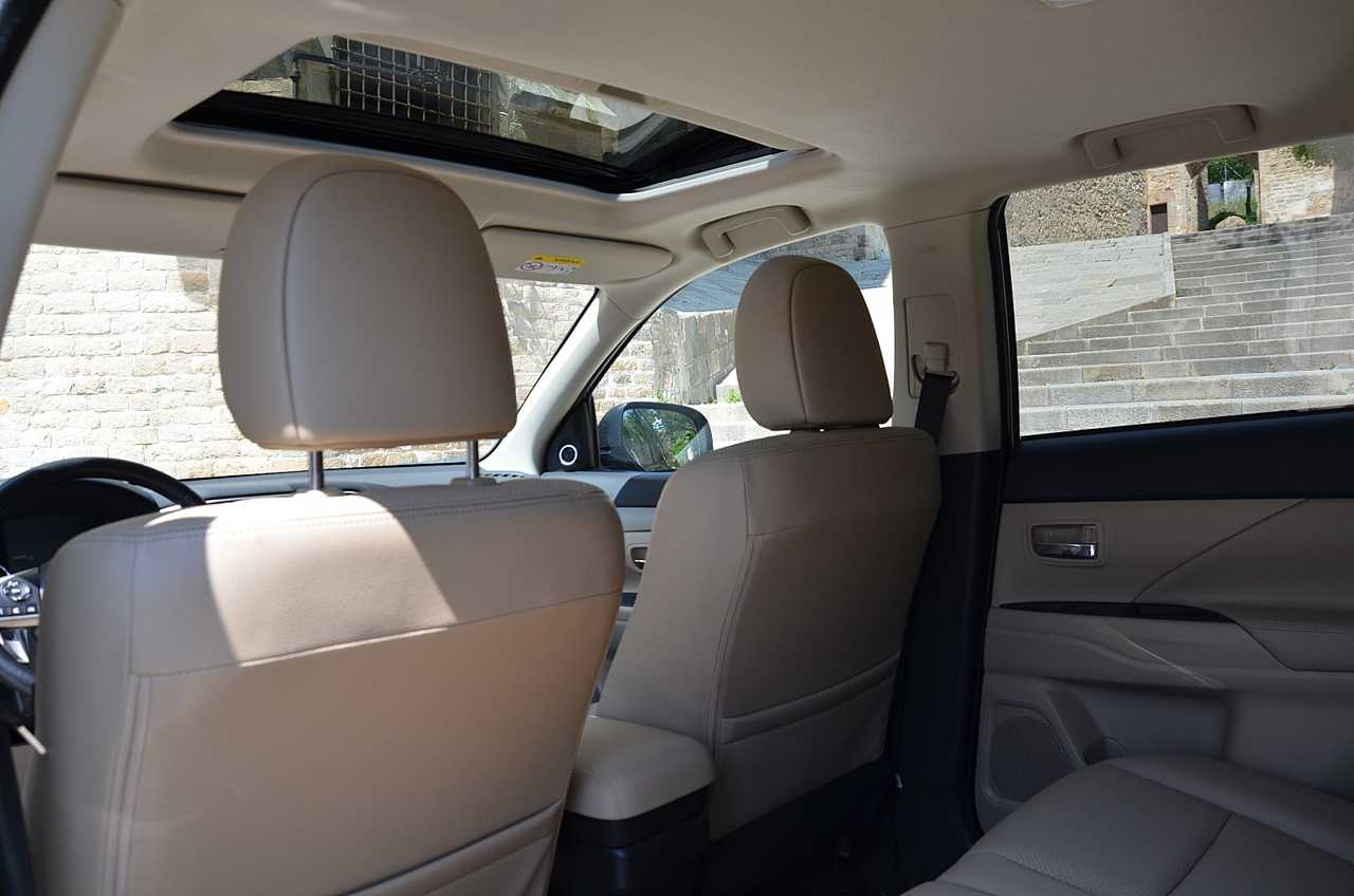 Mitsubishi Outlander 220DI-D Kaiteki AT 4WD **7PLAZAS/FULL OPTION**  - Foto 11