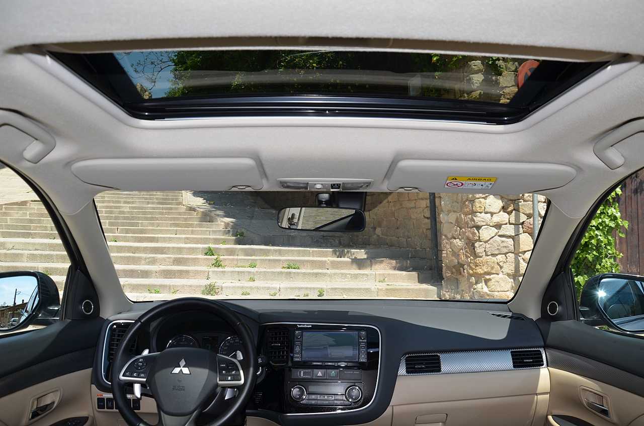 Mitsubishi Outlander 220DI-D Kaiteki AT 4WD **7PLAZAS/FULL OPTION**  - Foto 45