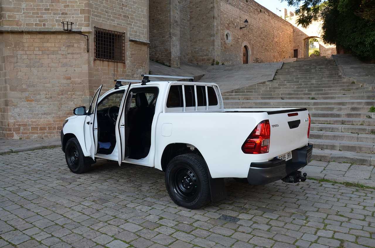 Toyota Hilux 2.4 D4D DOBLE CABINA GX..  150 CV/ UNA FIERA FUERA DEL ASFALTO ./ OPORTUNIDAD - Foto 10